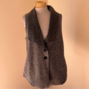 New! Cut Loose XL gray vest with pockets.
